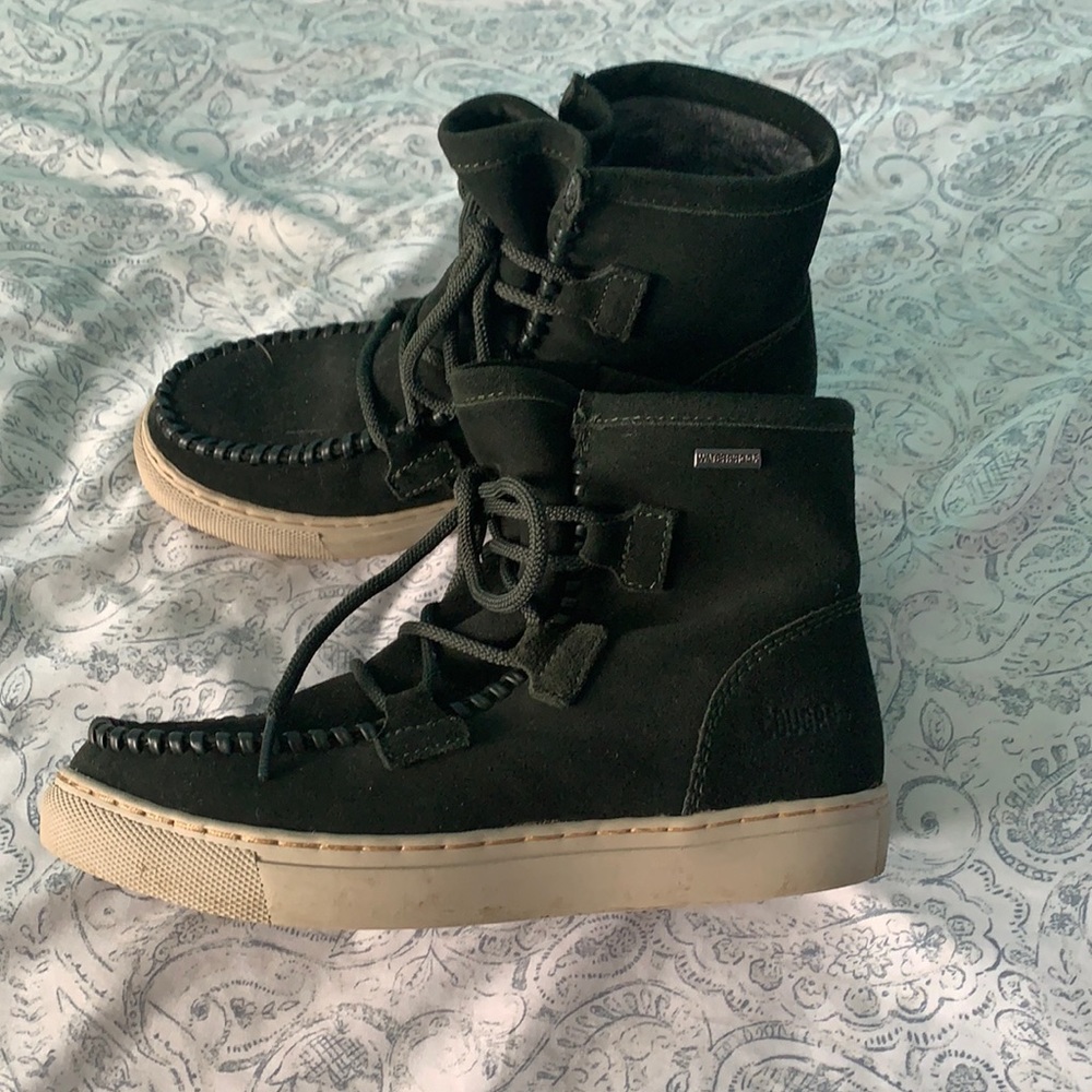 Women’s cougar shoes